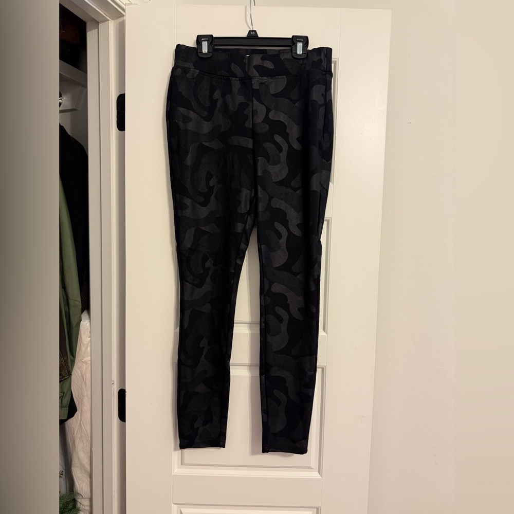 Mud Pie Black Camouflage Leggings